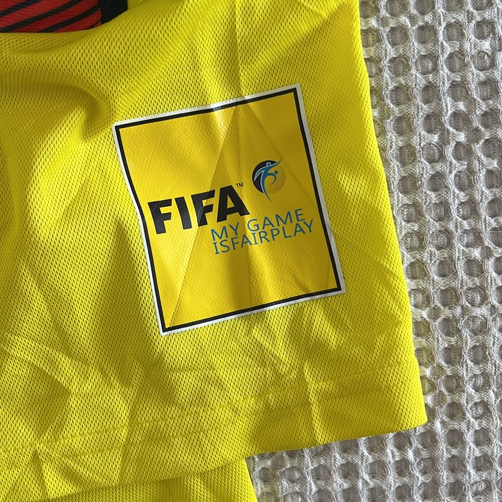 BNWT - FIFA World Cup - Colombia Home Football / Soccer Men’s Jersey - Adidas - Picture 3 of 7